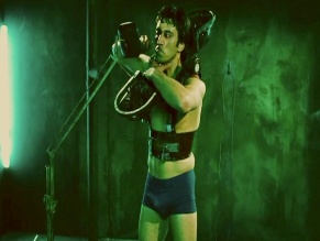 NOAM JENKINS NUDE/SEXY SCENE IN SAW II