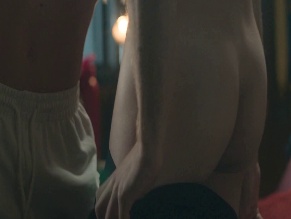 NUNO GALLEGO NUDE/SEXY SCENE IN OLYMPO