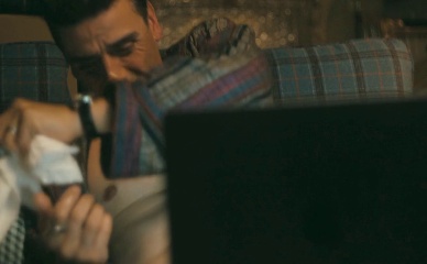 OSCAR ISAAC NUDE/SEXY SCENE IN BEEF