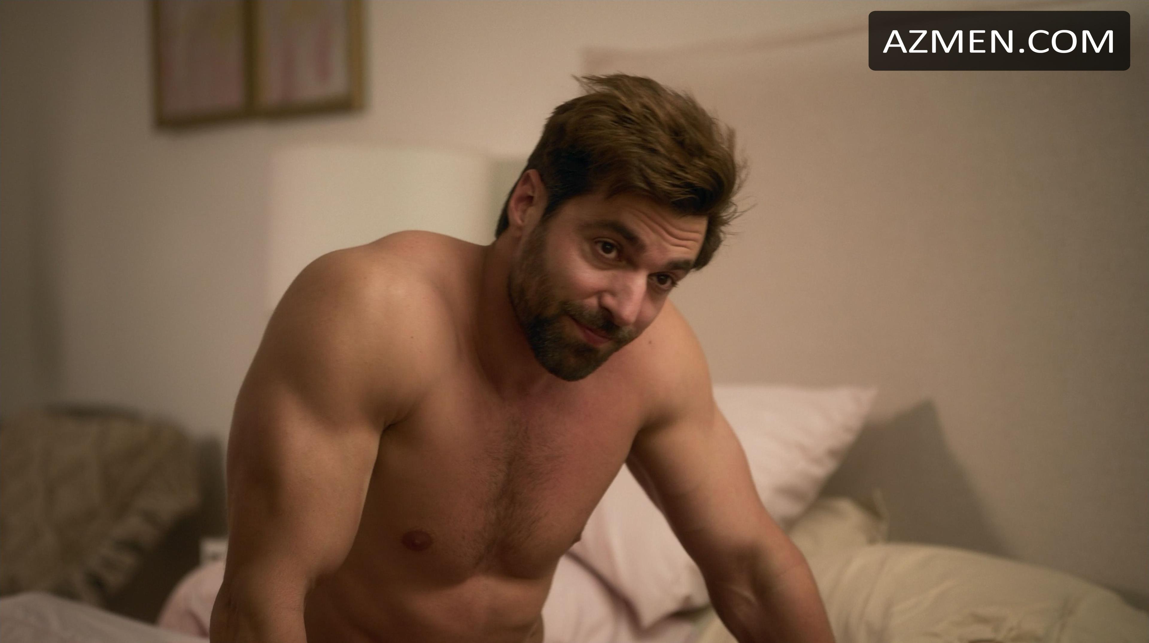 Osvaldo de león desnudo