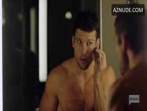 PARKER YOUNG in IMPOSTERS(2011 - )