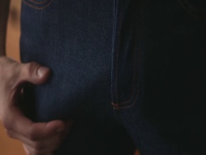 ROBBIE LYONS NUDE/SEXY SCENE IN MESSY