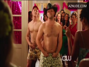 ROSS PHILIPS NUDE/SEXY SCENE IN HART OF DIXIE