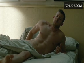 RUSSELL TOVEY in LOOKING (2014)