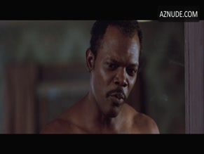 SAMUEL L. JACKSON NUDE/SEXY SCENE IN THE LONG KISS GOODNIGHT