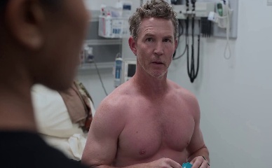 SHAWN HATOSY NUDE/SEXY SCENE IN THE PITT
