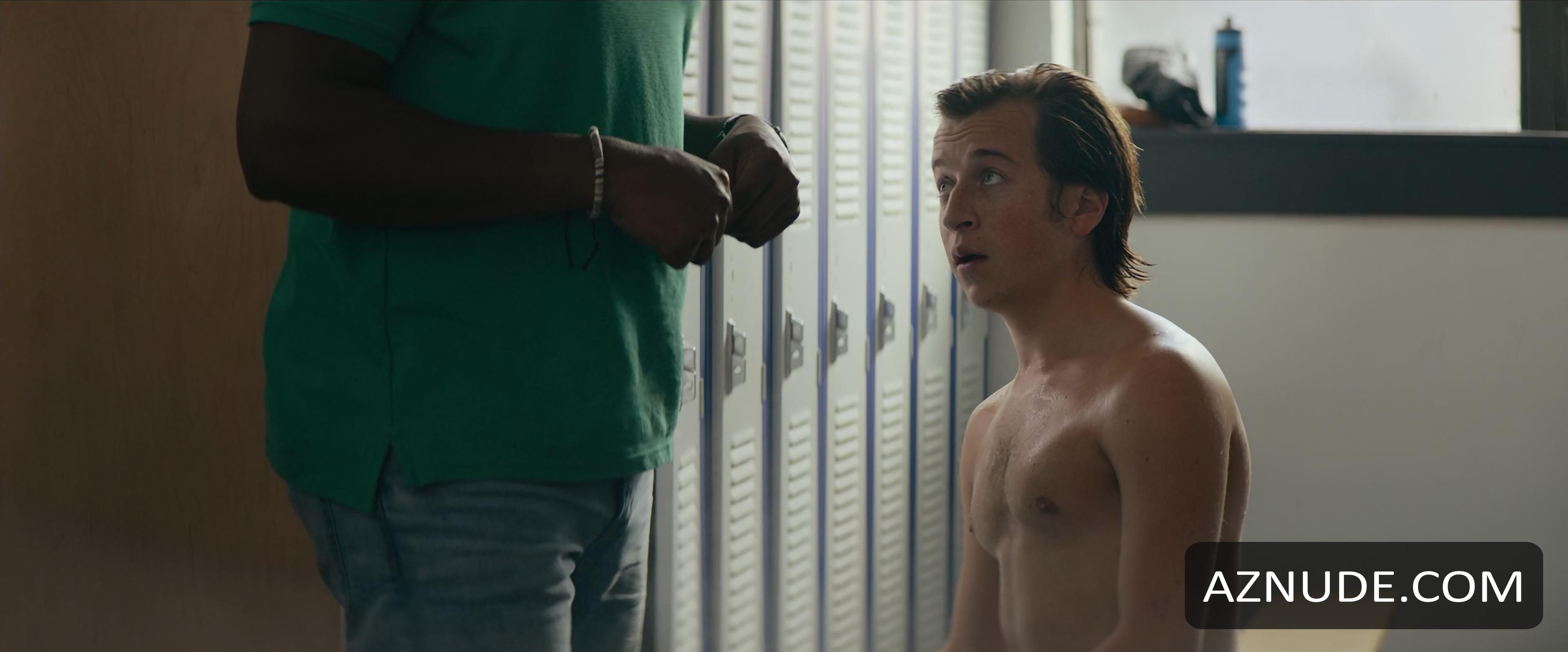 Skyler gisondo naked