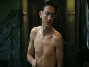 TIMOTHEE CHALAMET NUDE/SEXY SCENE IN MARTY SUPREME