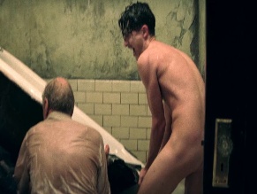 TIMOTHEE CHALAMET NUDE/SEXY SCENE IN MARTY SUPREME