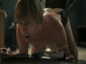 TOBIAS JELINEK NUDE/SEXY SCENE IN DAHMER - MONSTER: THE JEFFREY DAHMER STORY