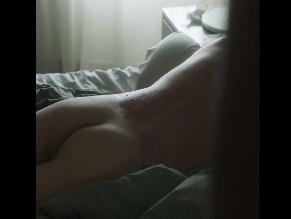 TOM BURKE NUDE/SEXY SCENE IN TRUE THINGS