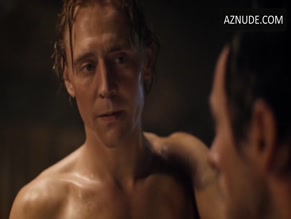 TOM HIDDLESTON in THE HOLLOW CROWN (2012)