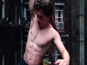 TOM HOLLAND NUDE/SEXY SCENE IN SPIDER-MAN: BRAND NEW DAY