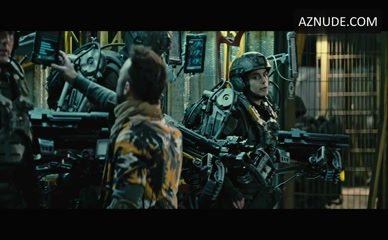 TONY WAY NUDE/SEXY SCENE IN EDGE OF TOMORROW