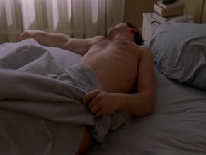 DOMINIC WEST NUDE/SEXY SCENE IN THE WIRE